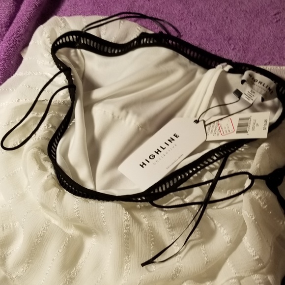 Layered silky top w spaghetti straps - Picture 4 of 7